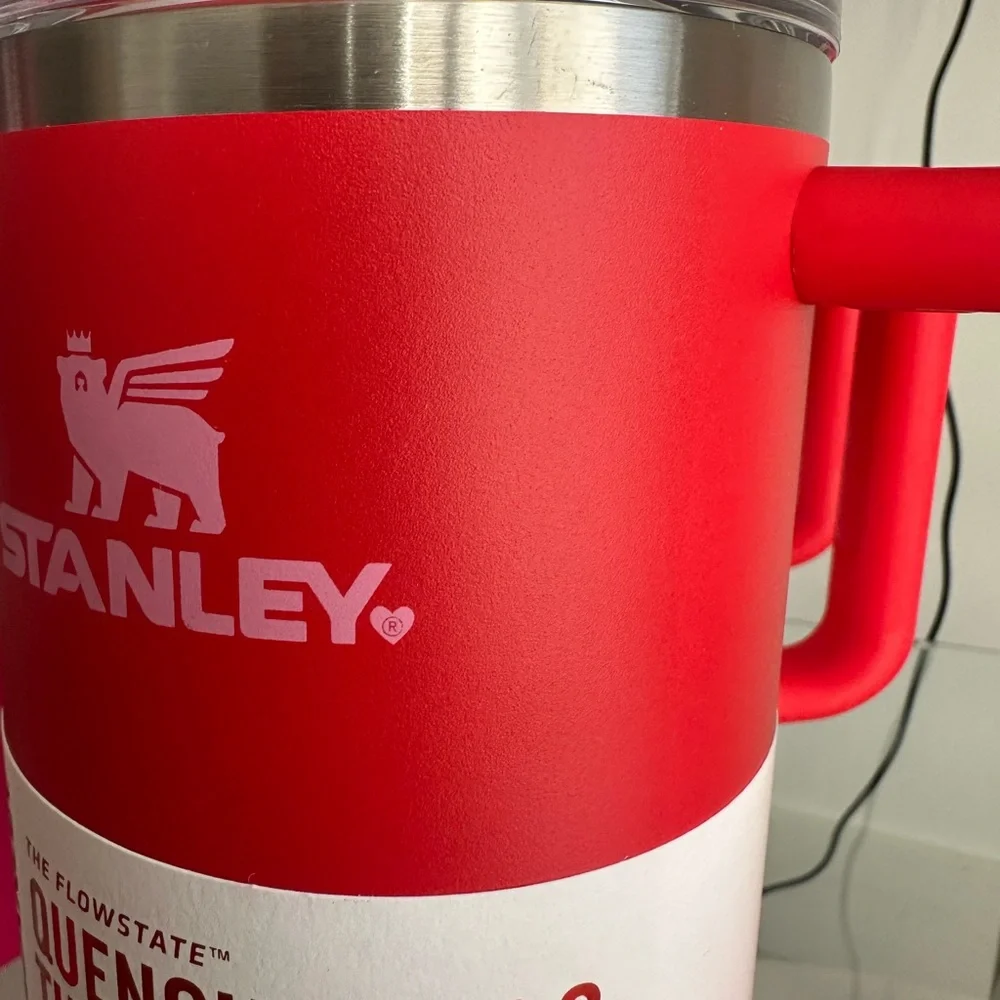 Stanley 40 oz Stainless Steel H2.0 Flowstate Quencher Tumbler valentine bundle - Picture 7 of 10